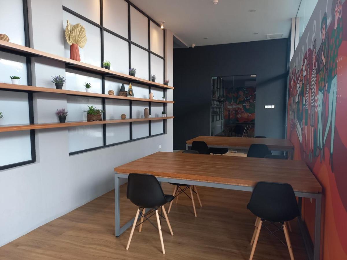 Nindya Biodistrict Hotel Бандунг Екстериор снимка