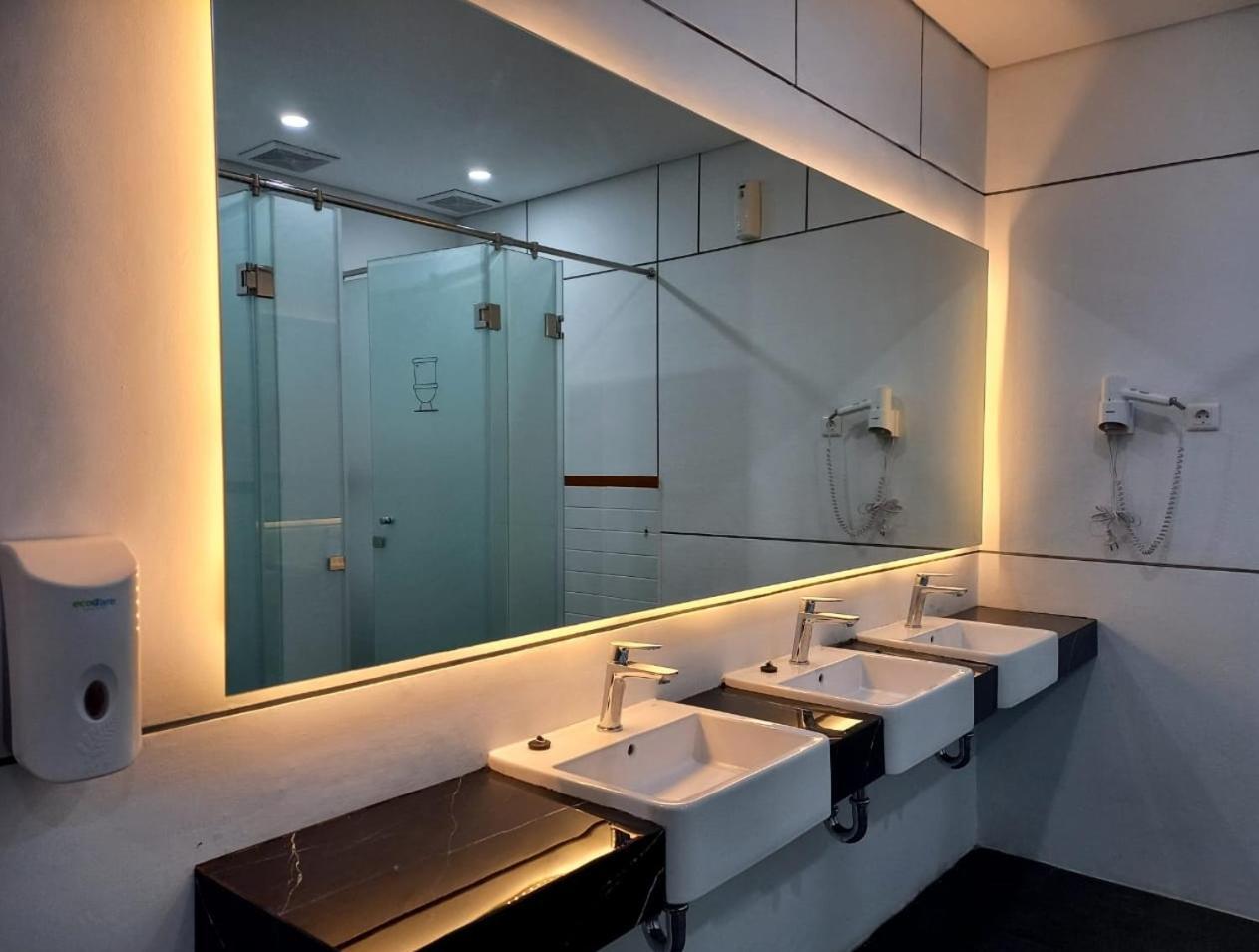 Nindya Biodistrict Hotel Бандунг Екстериор снимка